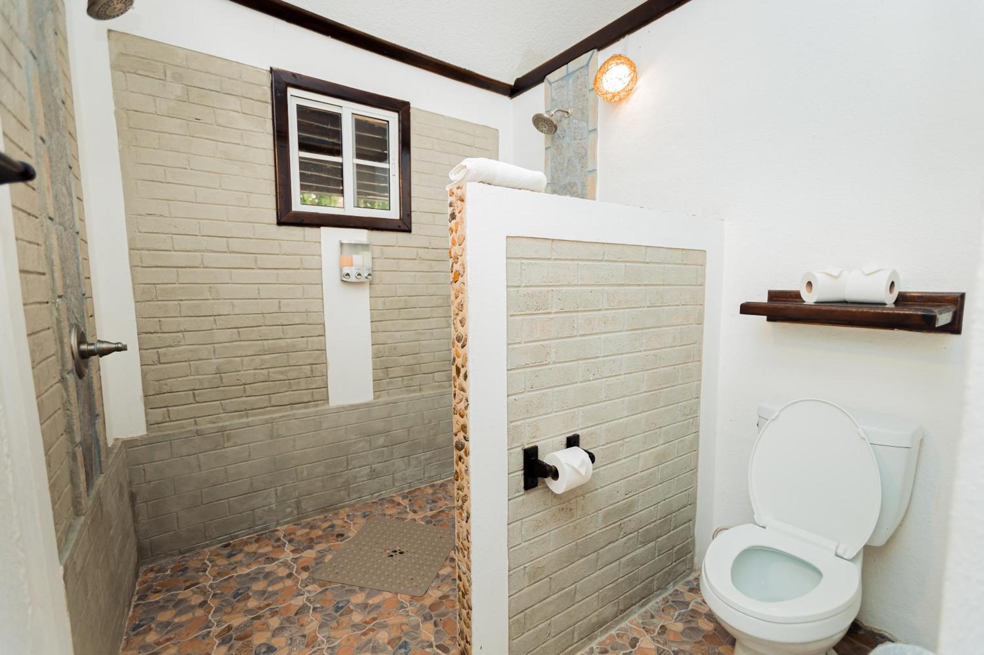 Falling Leaves Lodge Сан-Игнасио Экстерьер фото